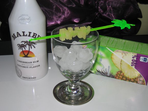 obrázek ke článku Malibu - koktejl Malibu pineapple (ananasový)